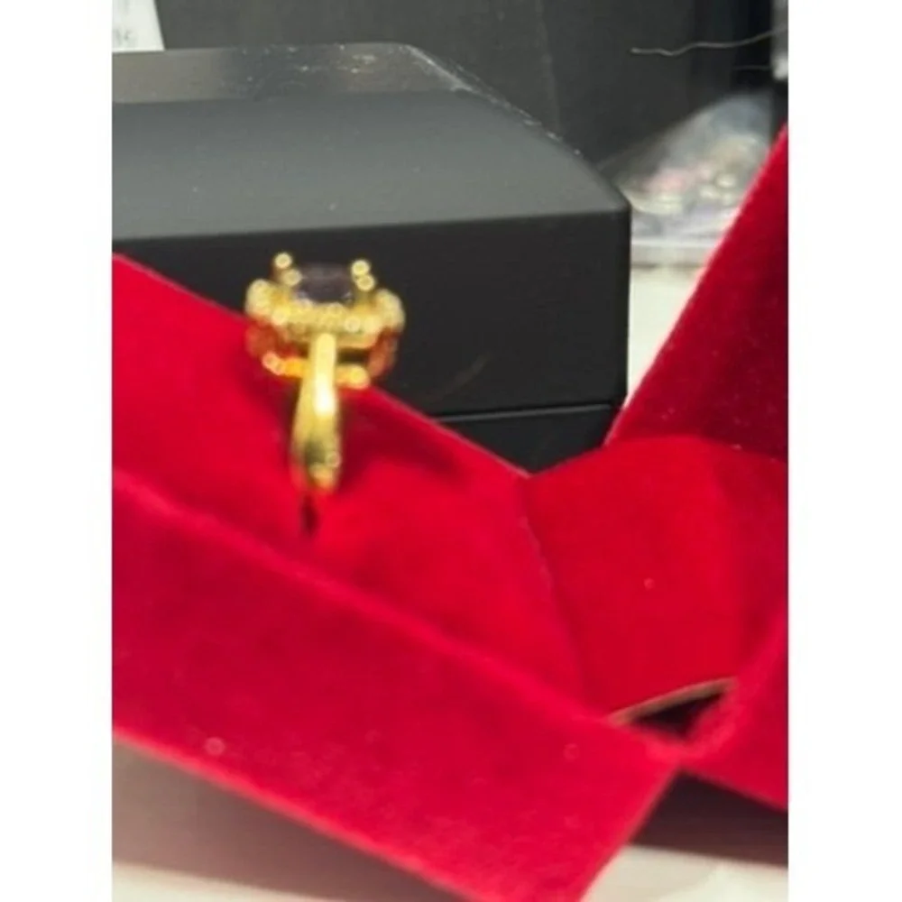 N/A elegant gold